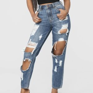Fashion Nova Ripped Boyfriend Jeans